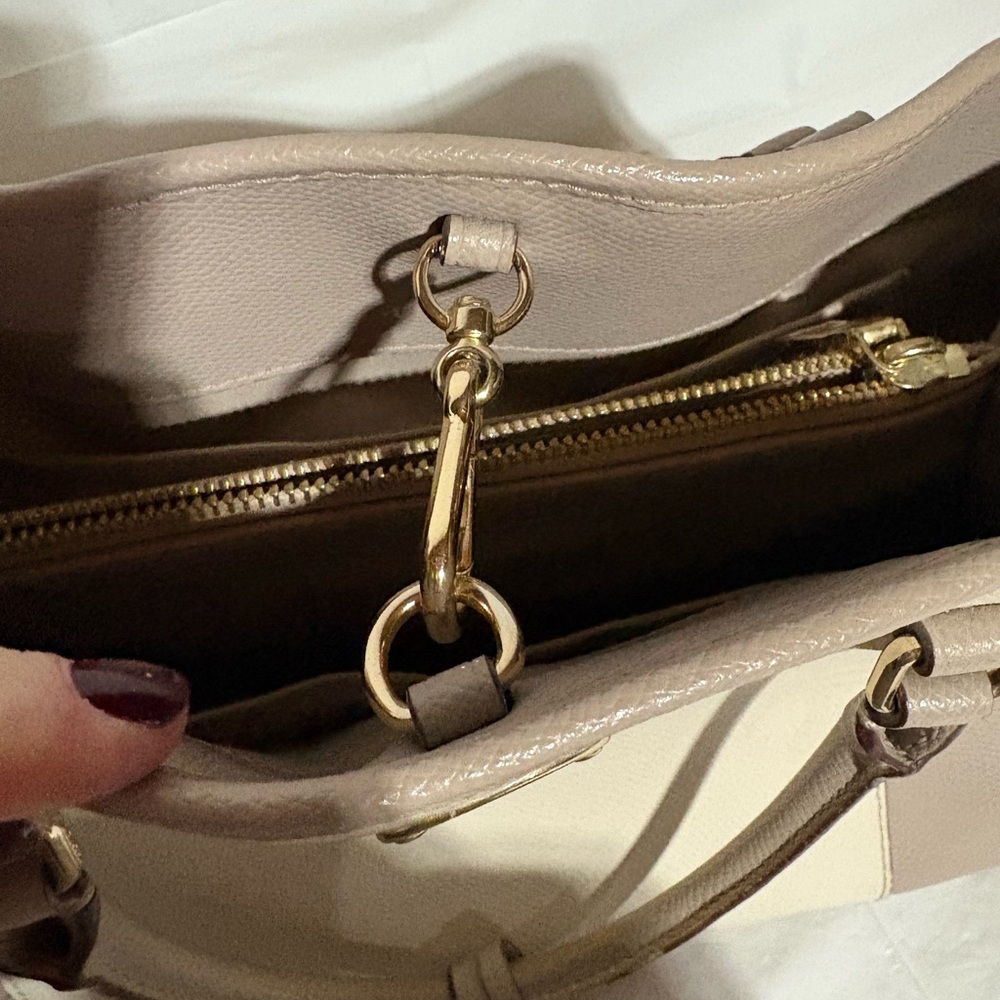 Coach Cream and Tan Leather Handbag - Picture 9 of 15
